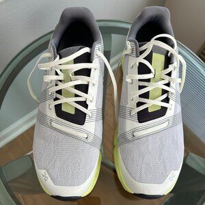 ON RUNNING Cloudgo Running Shoe